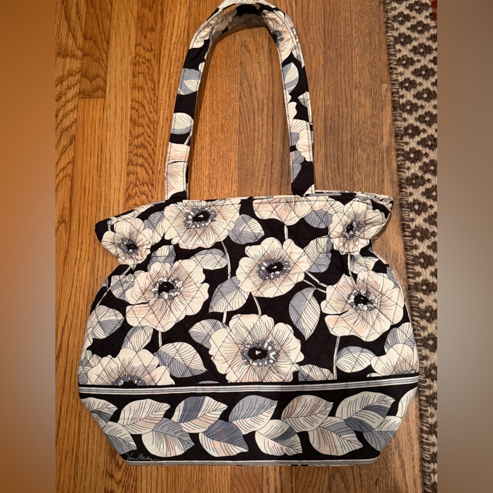 NWOT Vera Bradley Camellia  Laura purse